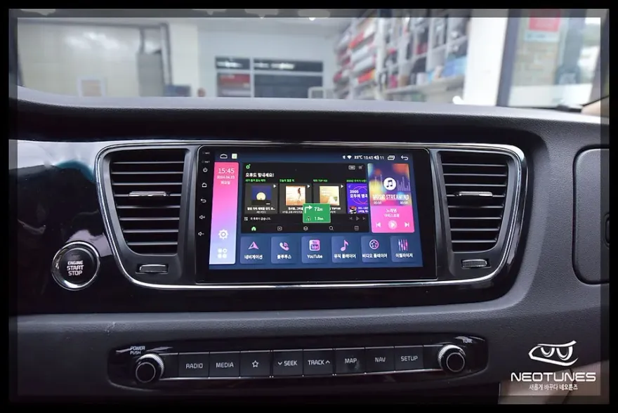 Kia Carnival YPのAndroid Auto・CarPlay取付事例 施工写真 3-1