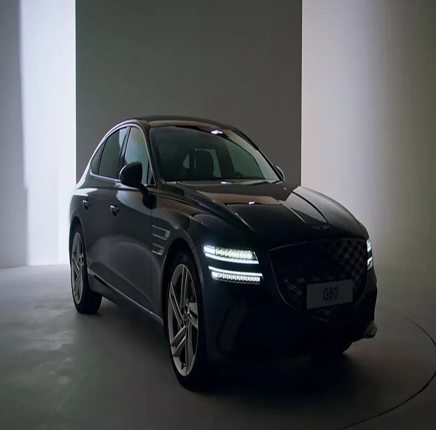 Genesis G80 ambient lighting installation result