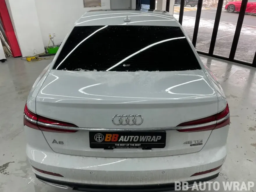 Audi A6 ルーフPPF施工事例｜光沢ブラックで保護と美観向上 施工写真 2-1