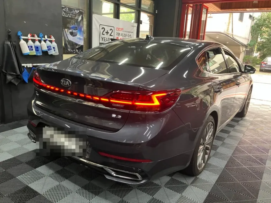 Kia K7のドライブレコーダー取付事例|費用目安・仕上がり 施工写真 1-1