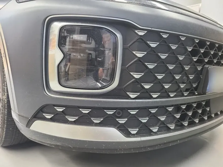 Hyundai Grandeur GN7のカーラッピング事例|費用目安・仕上がり 施工写真 2-1