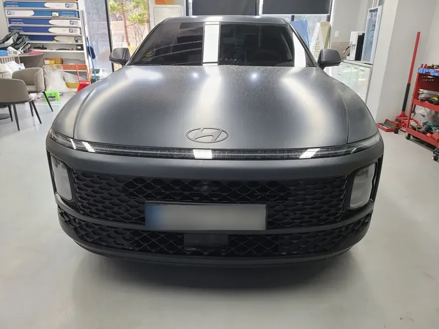 Hyundai Grandeur GN7のカーラッピング事例|費用目安・仕上がり 施工写真 1-2