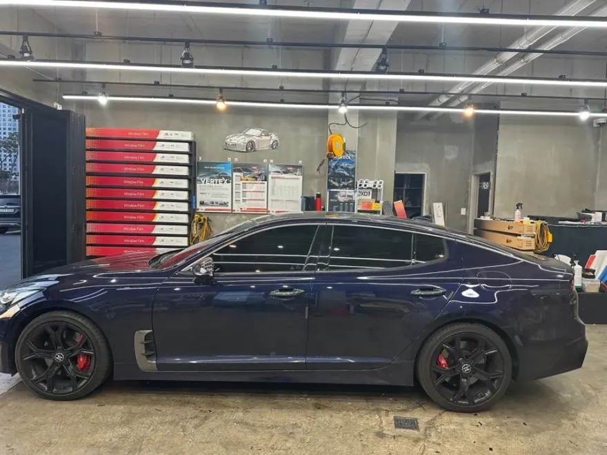 Kia Stingerのカーフィルム施工事例｜費用目安・仕上がり 施工写真 3-1