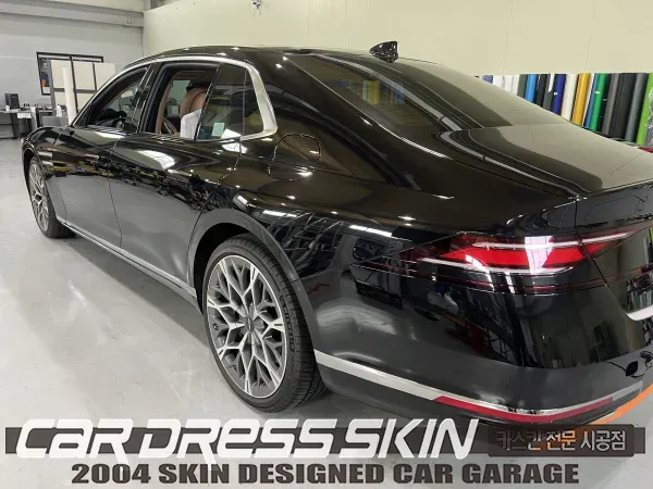 Genesis G90のカーラッピング事例|オーロラホワイトの高級感 施工写真 1-1