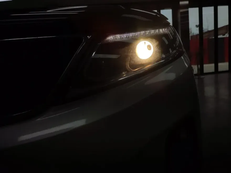 Kia Sorento R Headlight Repair Review — Improved Brightness photo 6