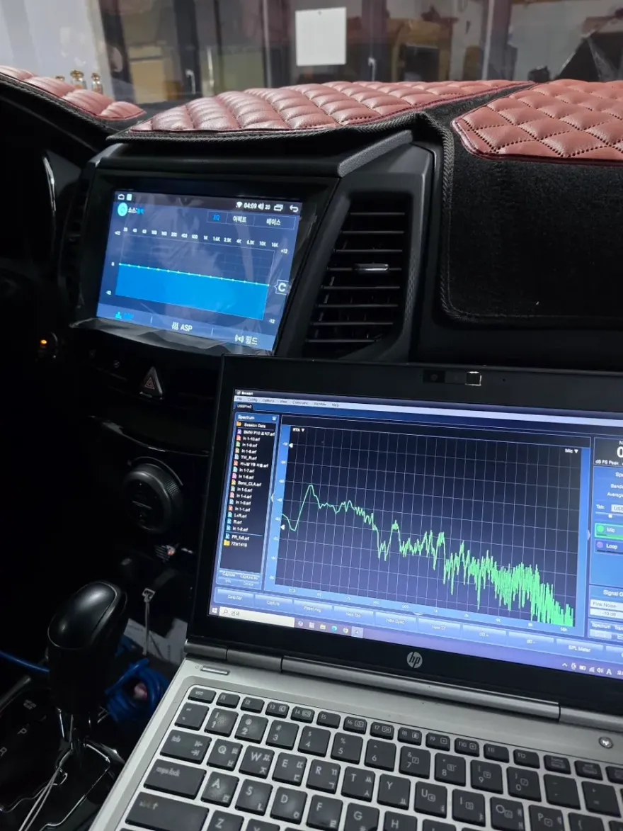 SsangYong Tivoli AirのAndroid Auto・CarPlay取付事例 施工写真 3-2