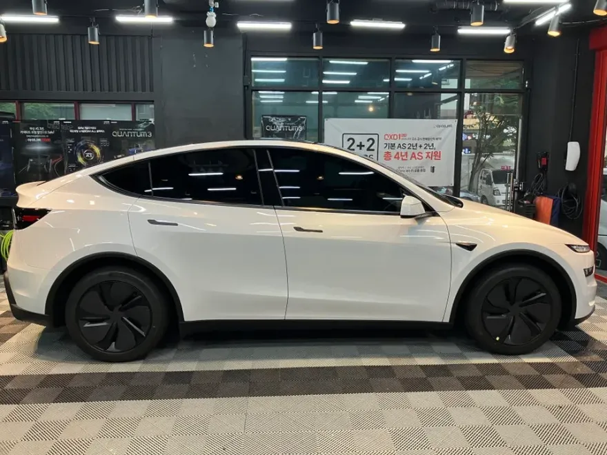 Tesla Model Yのカーフィルム施工事例|費用目安・仕上がり 施工写真 3-1