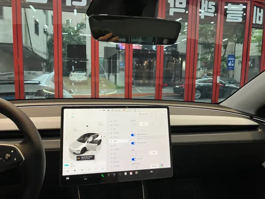 Tesla Model Yのカーフィルム施工事例|費用目安・仕上がり 施工写真 4-2