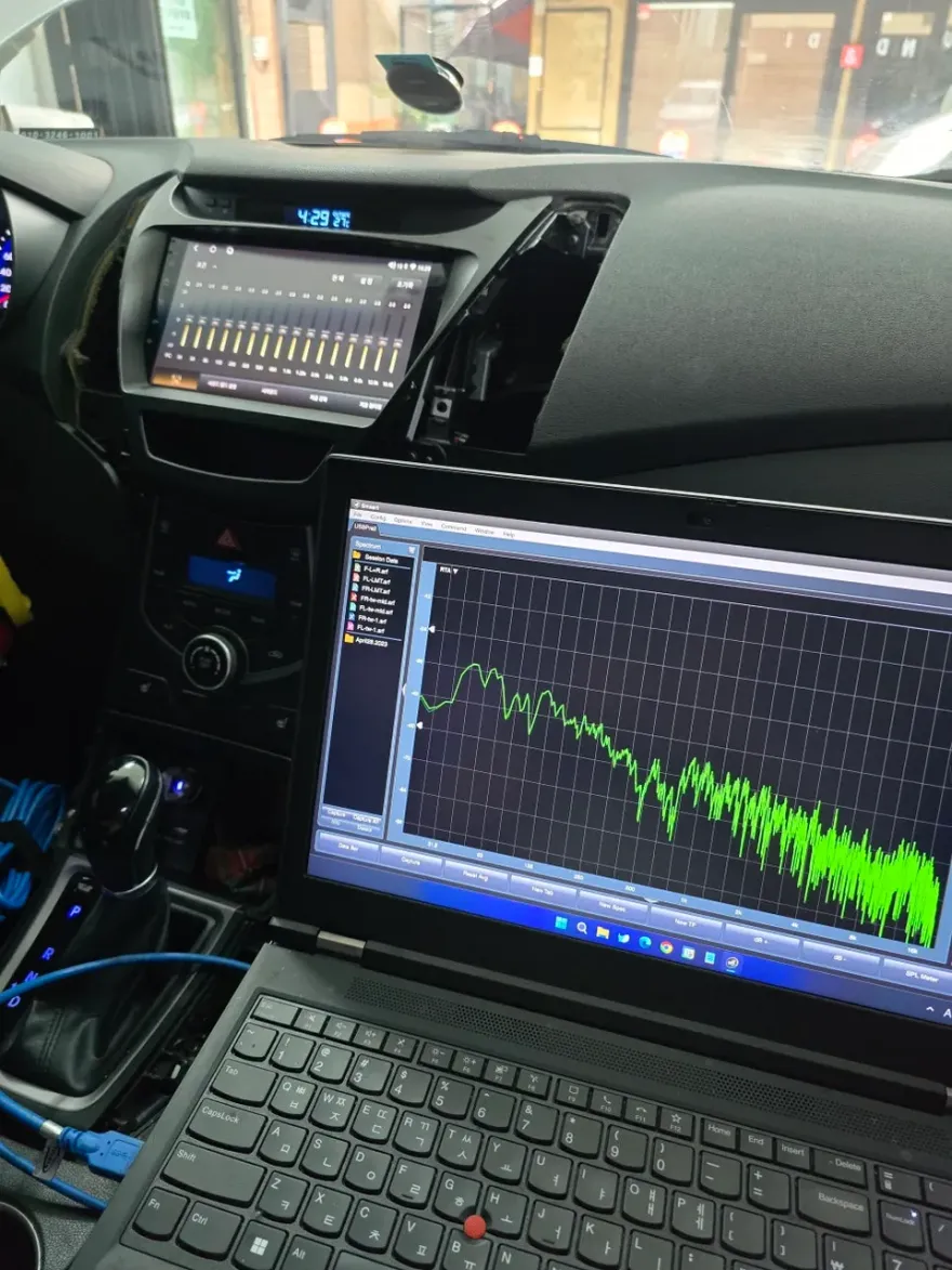 Hyundai Elantra MDのAndroid Auto・CarPlay取付事例 施工写真 4-2