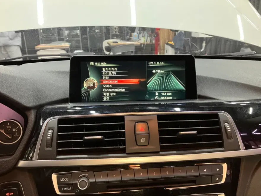 BMW 3 Series F30 android head unit - BMW 3 Series F30 CarPlay Upgrade Review photo 3