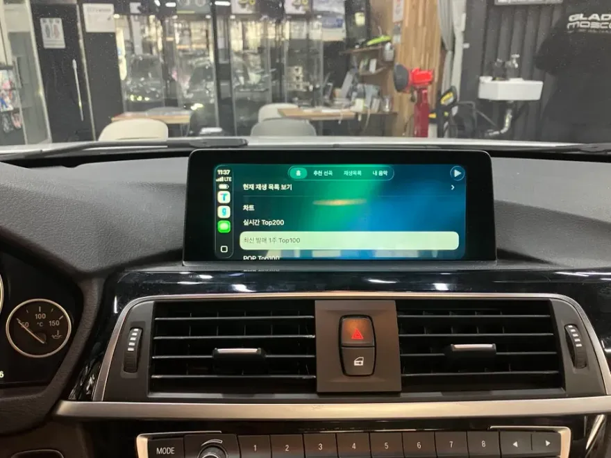 BMW 3 Series F30のAndroid Auto・CarPlay取付事例 施工写真 1-3