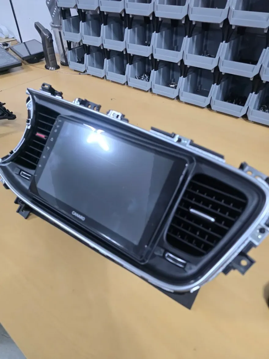 Kia K5のAndroid Auto・CarPlay取付事例 施工写真 1-2