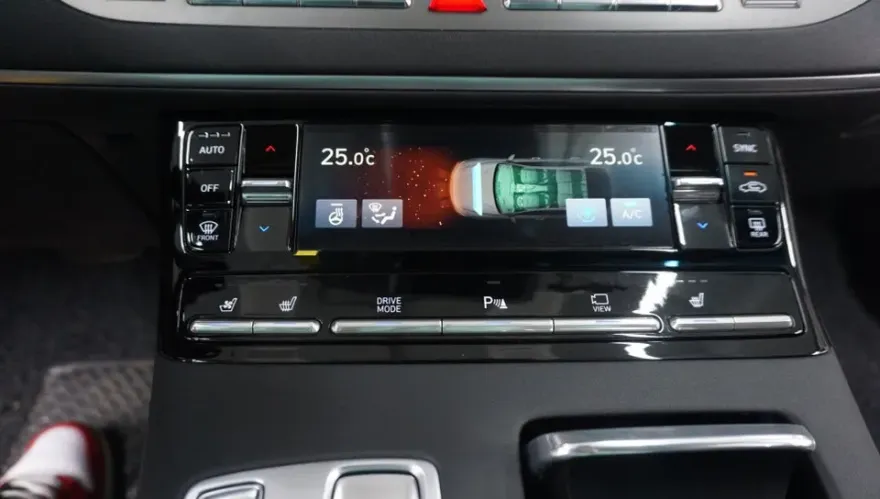 Hyundai The New Grandeurのカーラッピング事例｜費用目安・仕上がり 施工写真 3-3
