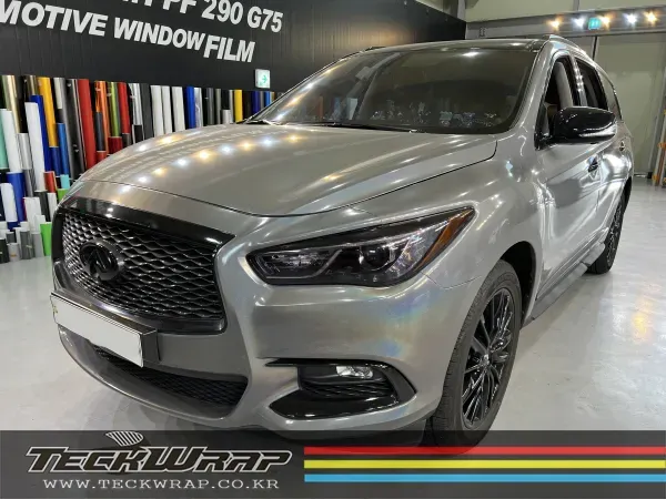 Infiniti QX60のカーラッピング事例|マデラレッドカメレオン 施工写真 1-1