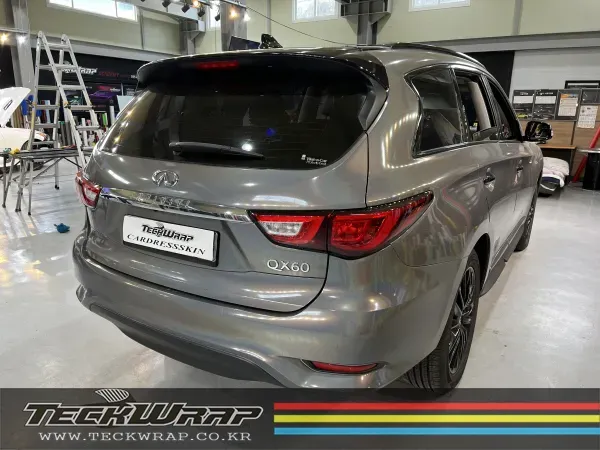 Infiniti QX60のカーラッピング事例|マデラレッドカメレオン 施工写真 2-1