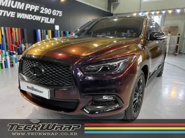 Infiniti QX60のカーラッピング事例|マデラレッドカメレオン 施工写真 3-2