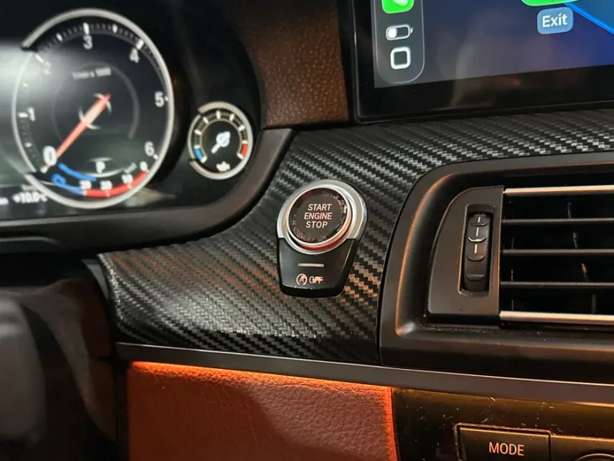 BMW 5 Series F10のAndroid Auto・CarPlay取付事例 施工写真 4-2