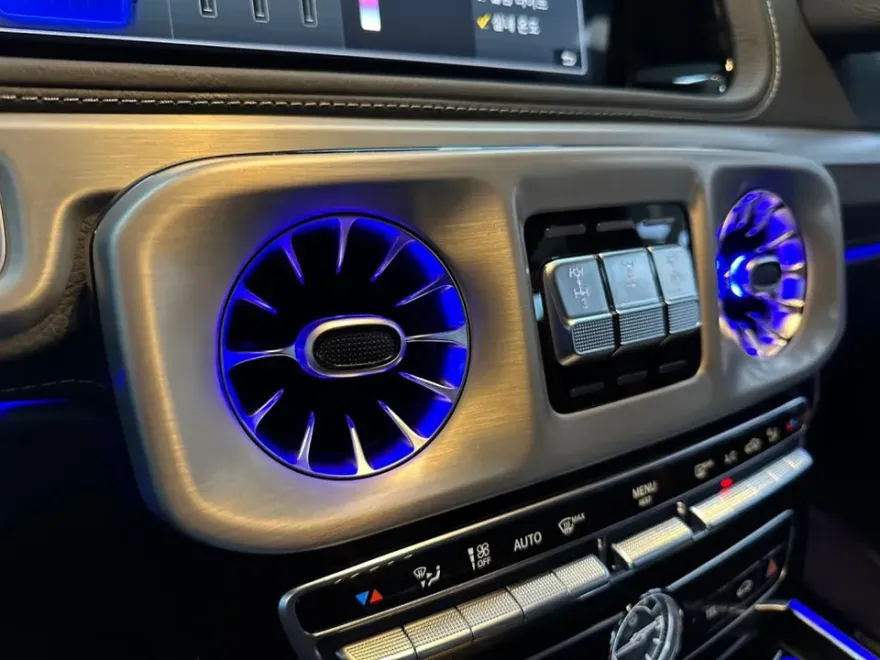 Mercedes-Benz G-Wagon ambient lighting - Mercedes-Benz G-Wagon Ambient Lighting Review: Cost & Results photo 5