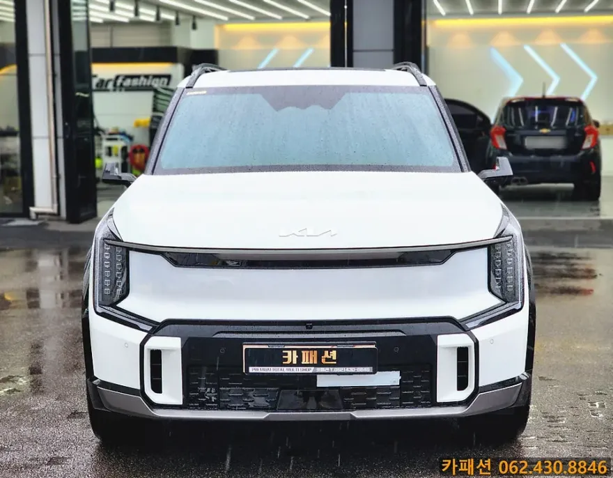 Kia EV9のカーフィルム施工事例｜断熱・スモークフィルム 施工写真 2-1