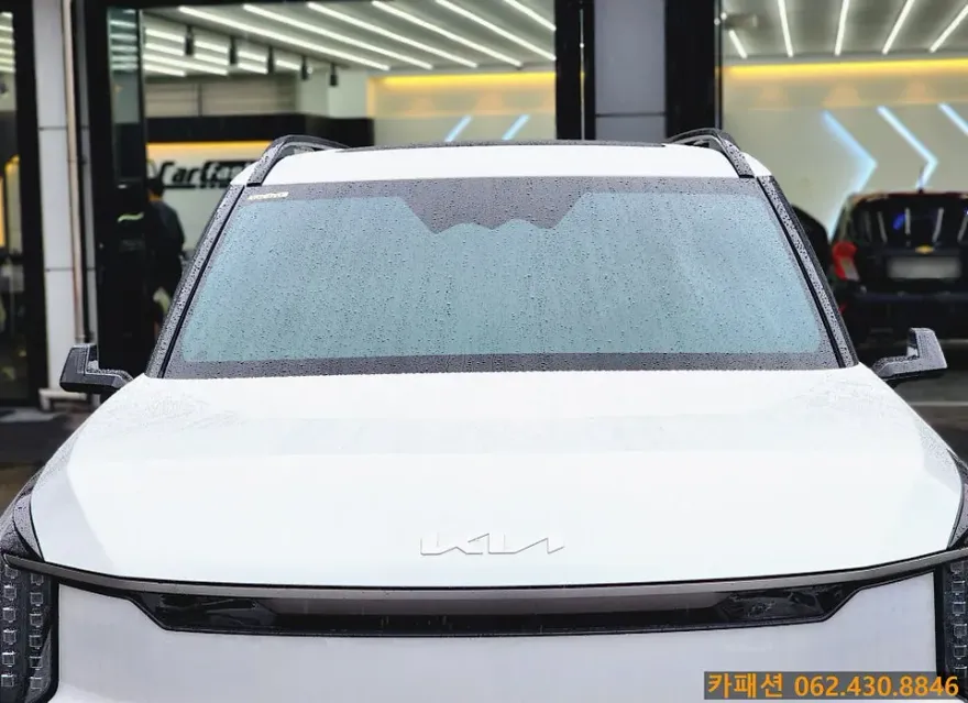 Kia EV9のカーフィルム施工事例｜断熱・スモークフィルム 施工写真 3-1