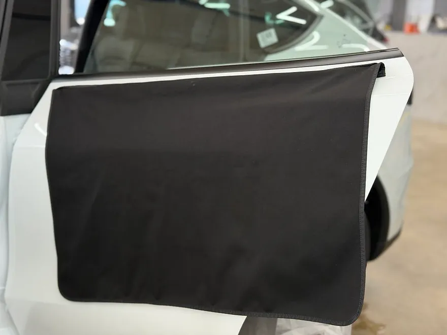 Tesla Model Yのカーフィルム施工事例｜透明性と耐久性 施工写真 3-2