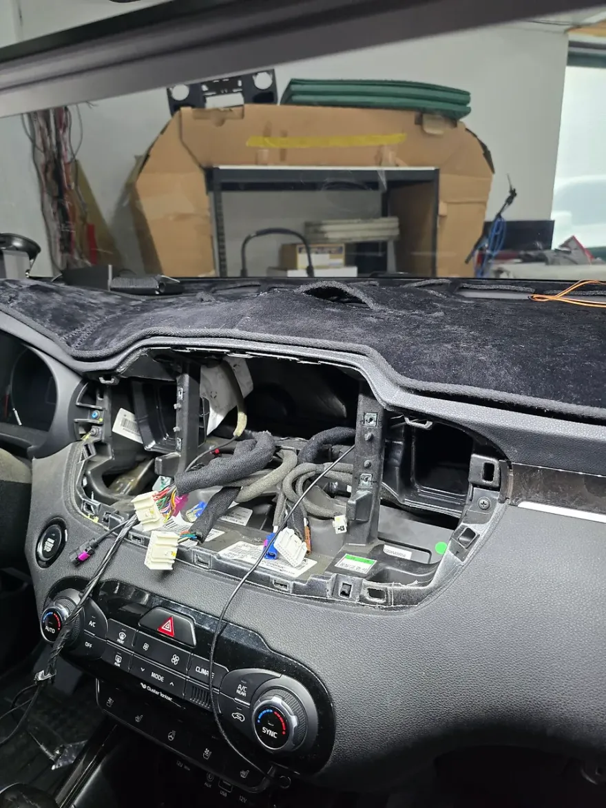 Kia Sorento MQ4 android head unit - Kia Sorento MQ4 Android Head Unit Review: Big Screen Upgrade photo 4