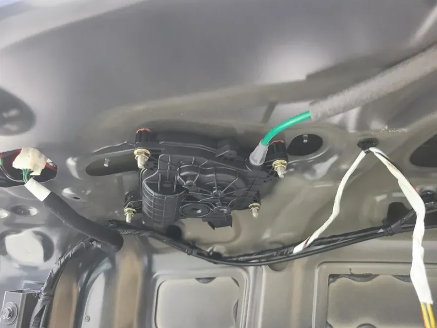 Hyundai Grandeur IG oem options - Hyundai Grandeur IG Power Trunk Retrofit Review photo 4