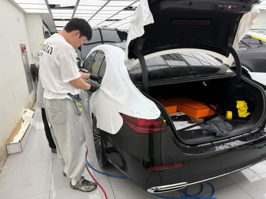 メルセデス・ベンツ Eクラス W213 PPF施工事例｜費用目安・仕上がり 施工写真 3-1
