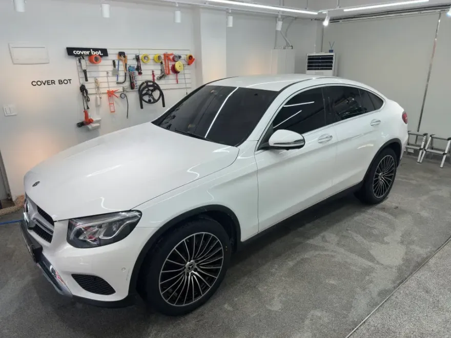 Mercedes-Benz GLC 300のカーラッピング事例|費用目安・仕上がり 施工写真 2-1