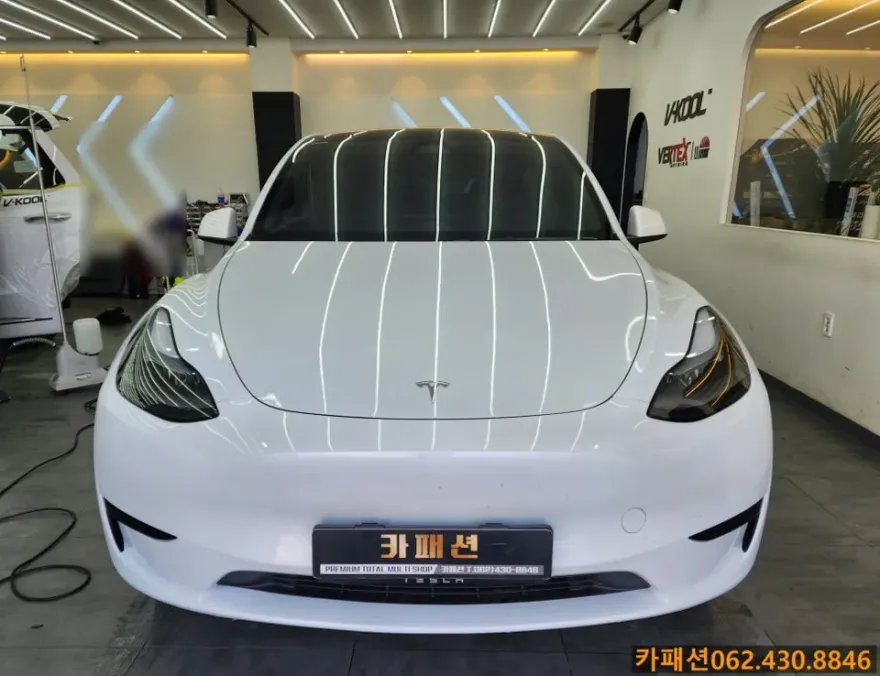 Tesla Model Y ルーフPPF施工事例|費用目安と仕上がり 施工写真 1-1