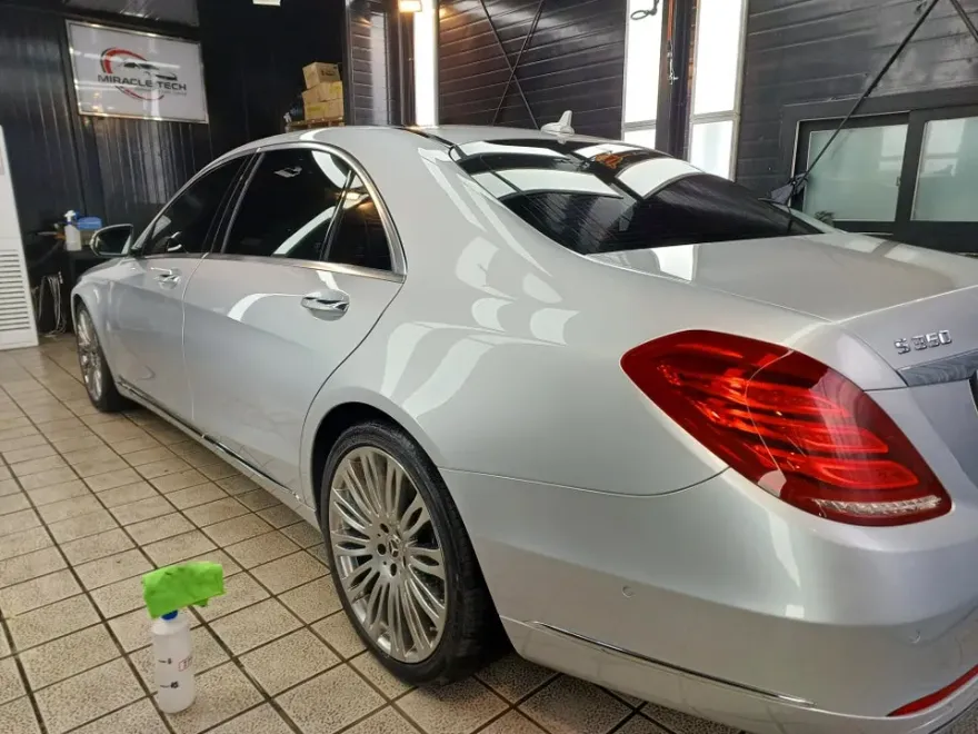Mercedes-Benz S-Class W222のガラスコーティング事例｜費用目安・仕上がり 施工写真 1-2
