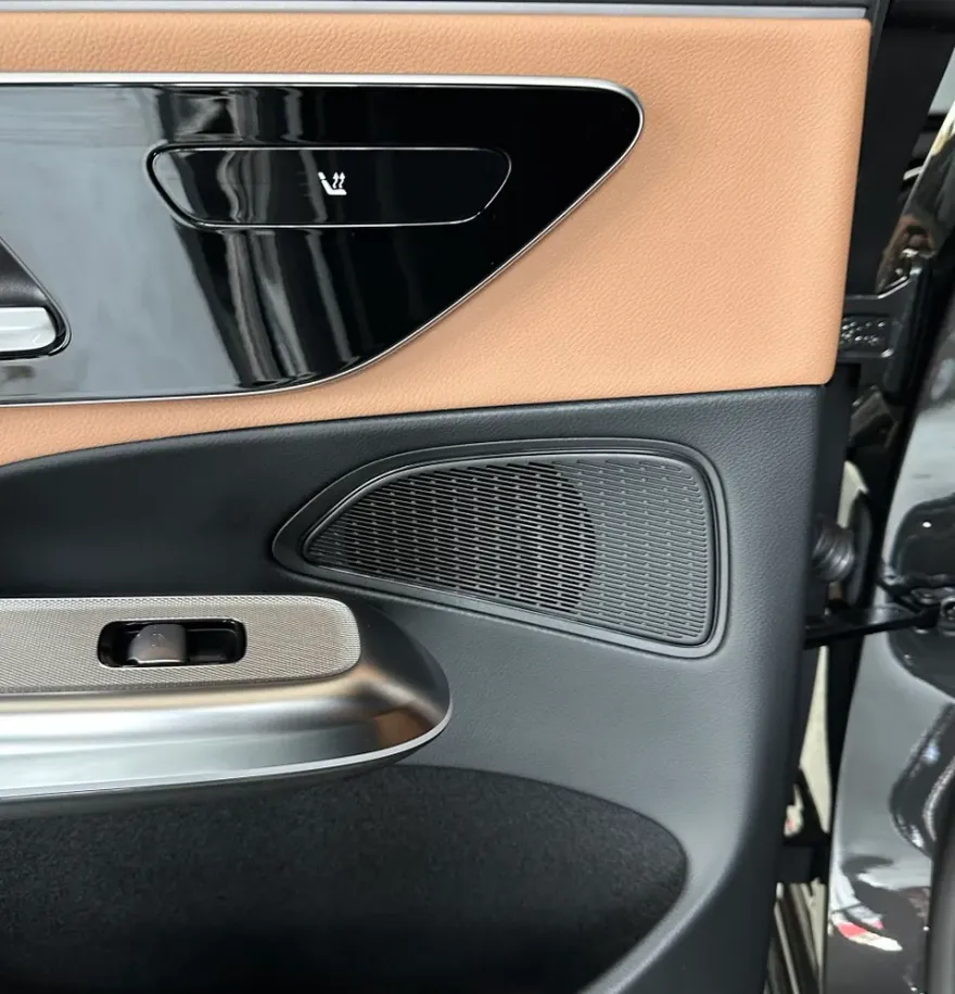 Mercedes-Benz E-Class W214 ambient lighting - Mercedes-Benz E-Class W214 Ambient Lighting Review photo 3