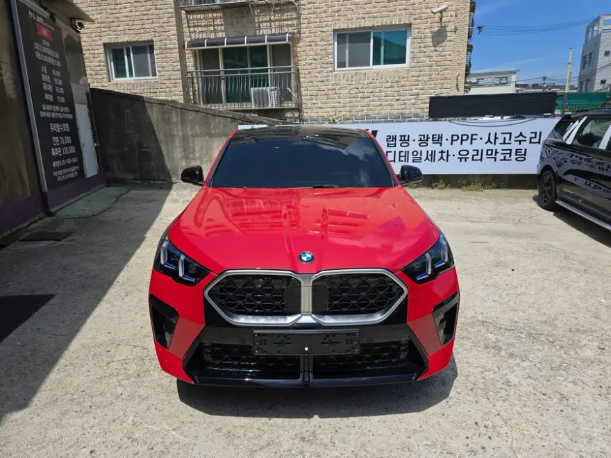 BMW X2のカーラッピング事例｜レッドメタリックのカスタム 施工写真 1-1