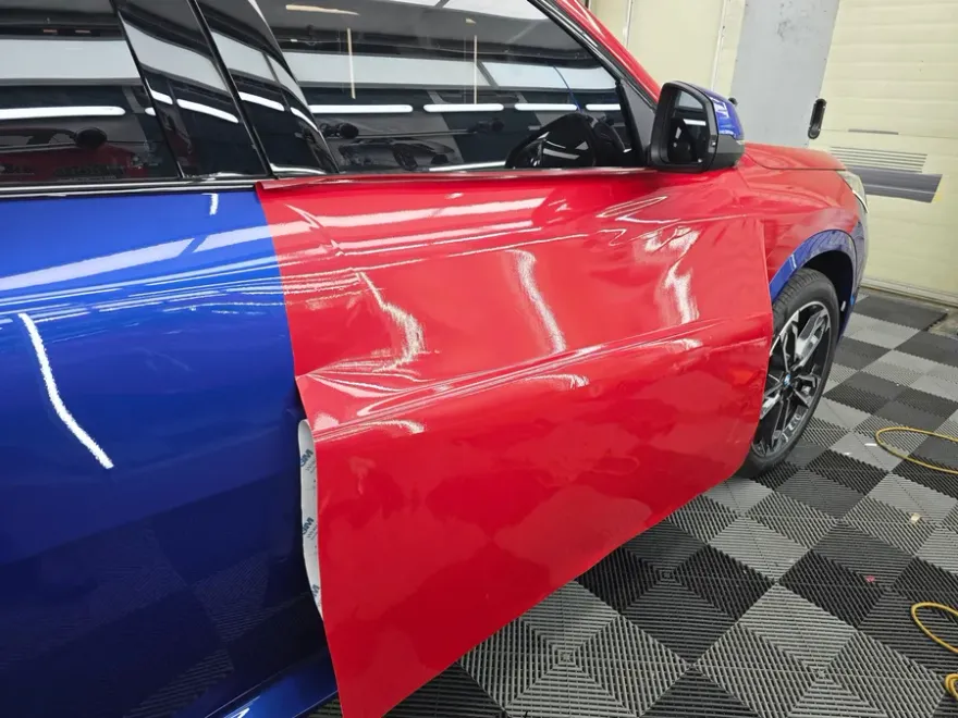BMW X2のカーラッピング事例｜レッドメタリックのカスタム 施工写真 1-2