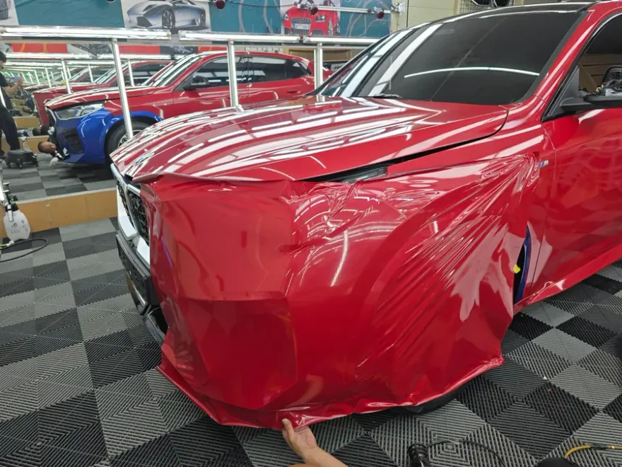 BMW X2のカーラッピング事例｜レッドメタリックのカスタム 施工写真 3-3