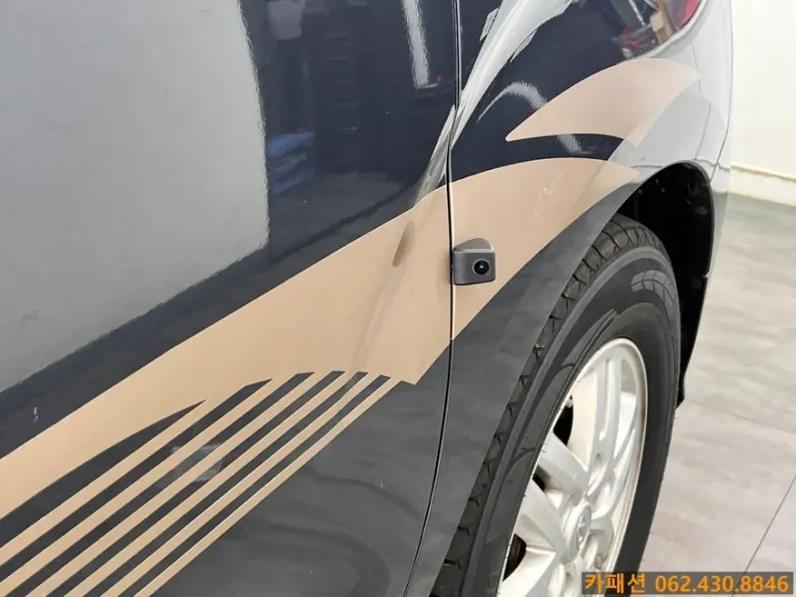 Hyundai Starexの4チャンネルドラレコ取付事例|費用目安・仕上がり 施工写真 1-3