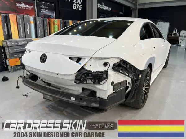 Mercedes-Benz CLSのカーラッピング事例|3Mミッドナイトブルー 施工写真 1-2