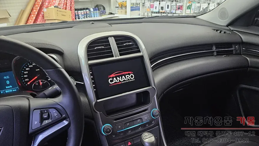 Chevrolet MalibuのAndroid Auto・CarPlay取付事例 施工写真 1-2