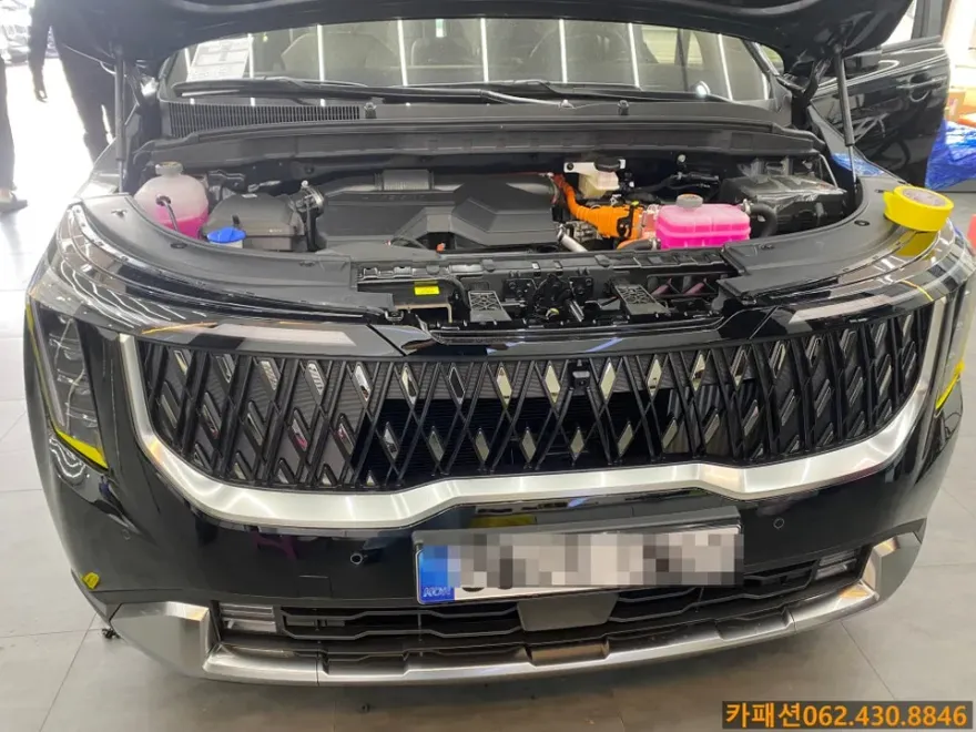 Kia Carnival KA4 body kit - Kia Carnival KA4 Body Kit Installation Review photo 4