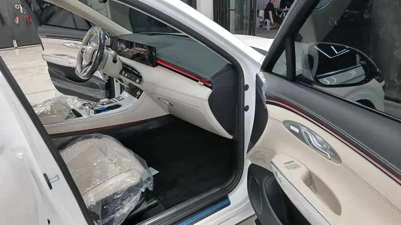 Genesis GV70のガラスコーティング事例|費用目安・仕上がり 施工写真 4-1