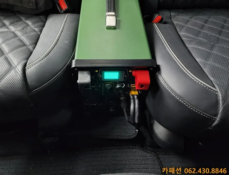 Kia Mohaveのドラレコ取付事例|費用目安と仕上がり 施工写真 2-2