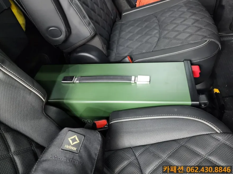 Kia Mohaveのドラレコ取付事例|費用目安と仕上がり 施工写真 1-3