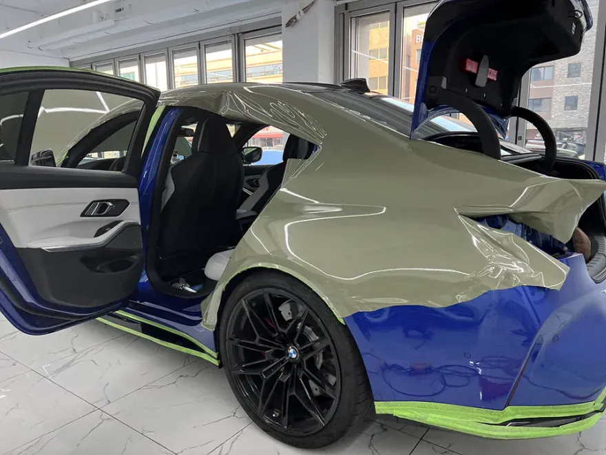 BMW M3(G80)カーラッピング事例|カキグリーン全塗装風 施工写真 2-2