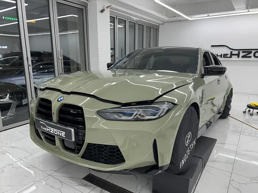 BMW M3(G80)カーラッピング事例|カキグリーン全塗装風 施工写真 3-3