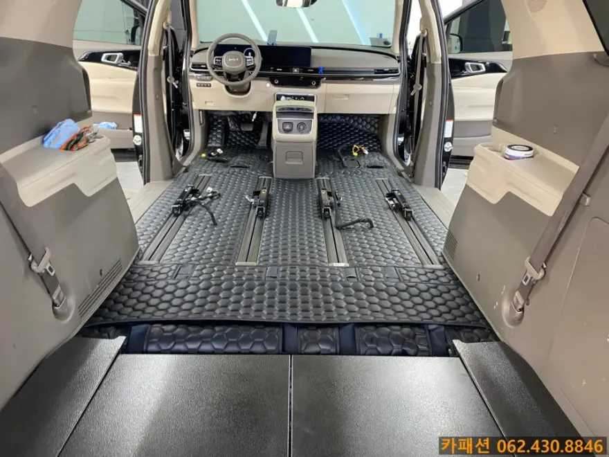Kia Carnival KA4 interior customization - Kia Carnival KA4 Interior Customization Review photo 3
