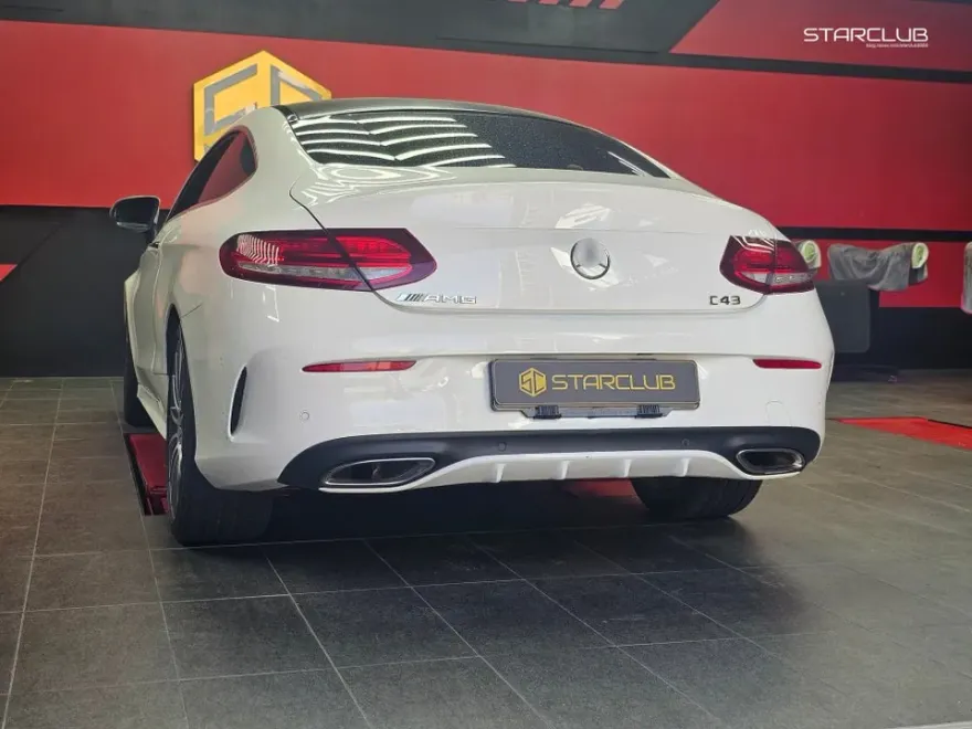 Mercedes-Benz C-Class Coupe body kit installation result