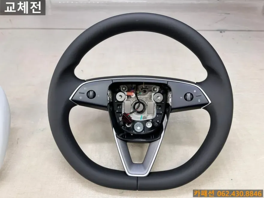 Tesla Juniper steering wheel - Tesla Juniper Steering Wheel Customization Review photo 2