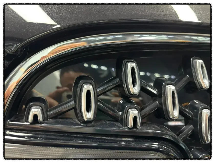 Lincoln Aviatorのカーラッピング事例|費用目安・仕上がり 施工写真 3-2