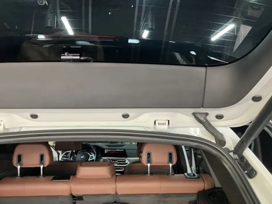 BMW X5 G05 ドライブレコーダー取付事例|費用目安・仕上がり 施工写真 1-3