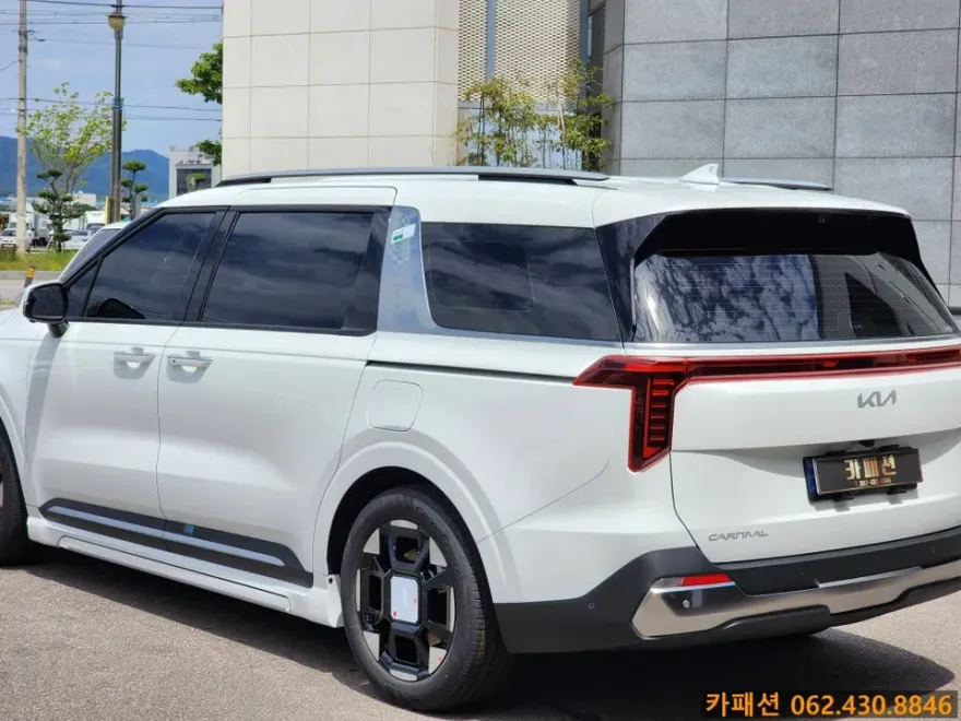 Kia Carnival KA4のカーフィルム施工事例|費用目安・仕上がり 施工写真 2-2